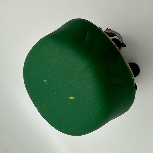 💚 Funko Pop- Green Arrow +FREE GIFT! - Picture 3 of 4